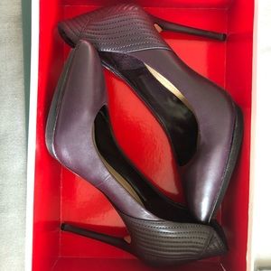 New! BCBG MAXARIA Italian Plum Leather High Heels